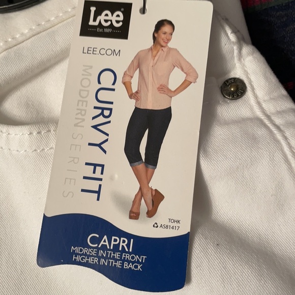 NWT Lee Capri Curvy Fit No Gap Waist Women’s White Jeans “Coastal Grandma” Sz 10 - Picture 3 of 8